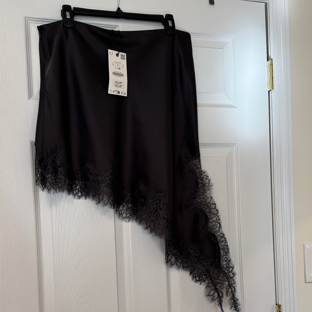 Zara Elegant Dark Gray Lace Trim Asymmetrical Skirt with Side Zip - Size L NWT